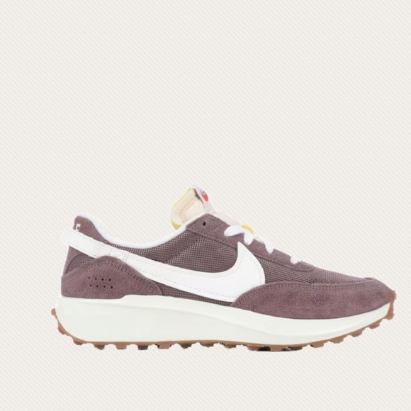 NIB SZ 7 NIKE WOMEN'S WAFFLE DEBUT
VINTAGE SNEAKERS in PlUM/ CREAM💕 - Picture 2 of 6
